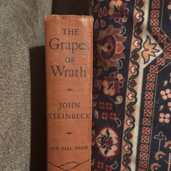 Vintage Collectible Orange Hardcover 1941 Print “The Grapes of Wrath” - Picture 2 of 9